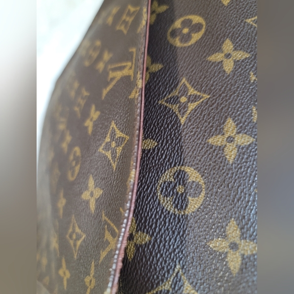 Authentic LV Monogram Musette GM Crossbody - Picture 2 of 16